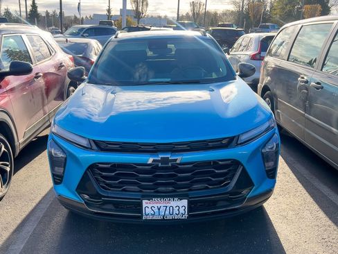 Used 2025 Chevrolet Trax ACTIV w/ Driver Confidence Package image 2