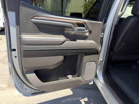 Used 2024 Chevrolet Silverado 1500 LT Trail Boss w/ Convenience Package II AWD/4WD image 21