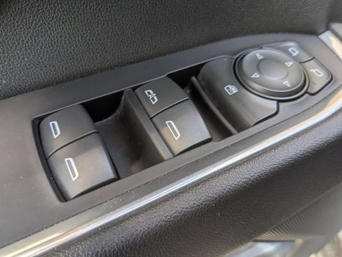 Used 2022 Chevrolet Silverado 1500 LT Trail Boss w/ Convenience Package II AWD/4WD image 12