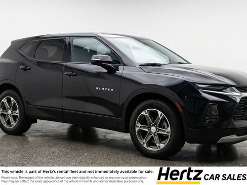 Used 2025 Chevrolet Blazer LT FWD image 1