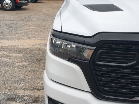 New 2026 RAM 1500 Express AWD/4WD image 8