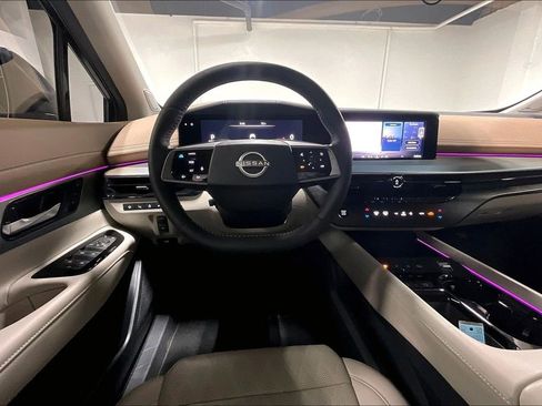 Used 2025 Nissan Murano Platinum w/ Cargo Package image 7