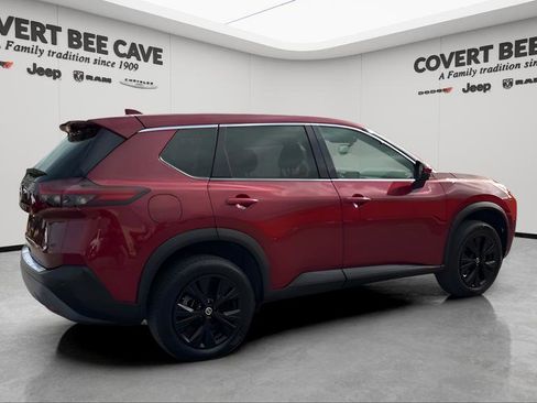 Used 2021 Nissan Rogue SV image 10