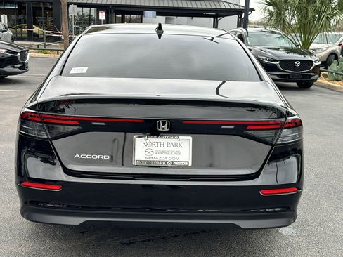 Used 2025 Honda Accord SE image 7