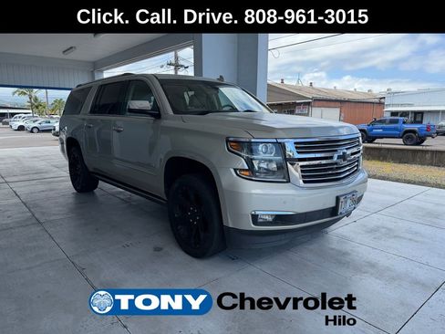 Used 2016 Chevrolet Suburban LTZ RWD image 3