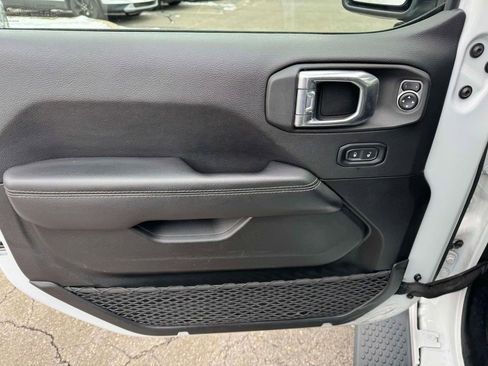 Used 2022 Jeep Wrangler Unlimited Sahara w/ LED Lighting Group image 15