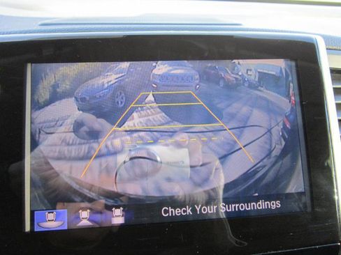 Used 2016 Honda Pilot Touring image 8