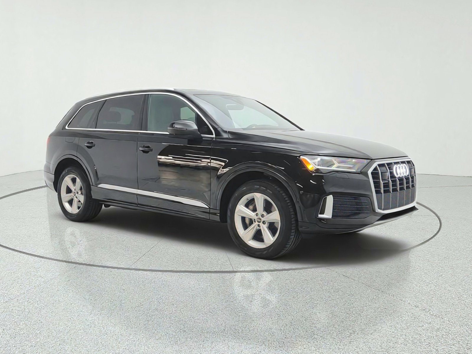 Used 2023 Audi Q7 2.0T Premium w/ Convenience Package AWD/4WD image 3