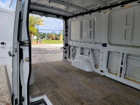 Used 2012 Mercedes-Benz Sprinter 2500 image 26