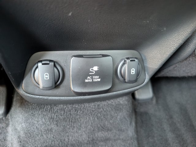 Used 2020 Hyundai Santa Fe Limited FWD image 17