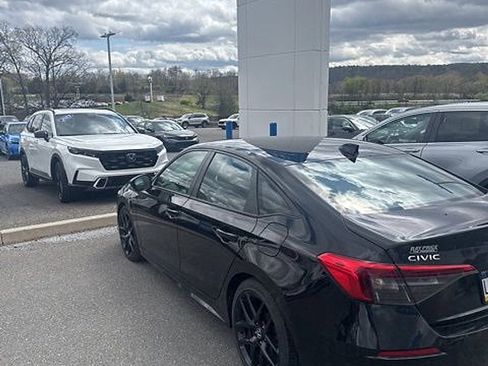 Used 2023 Honda Civic Sport image 12
