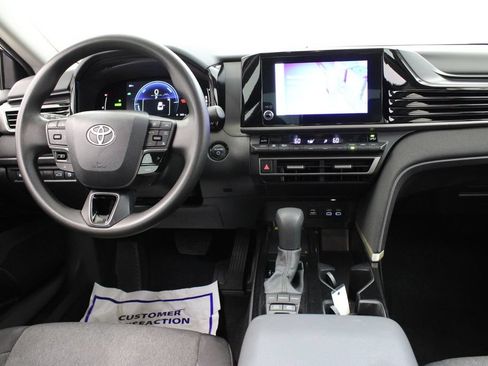 Used 2025 Toyota Camry LE FWD image 9
