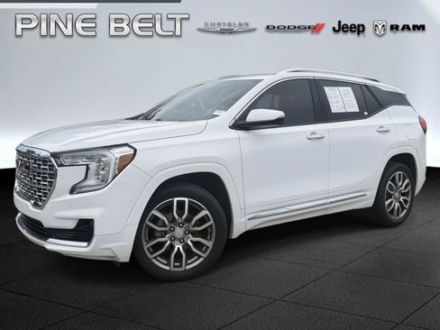 Used 2024 GMC Terrain Denali AWD/4WD image 1