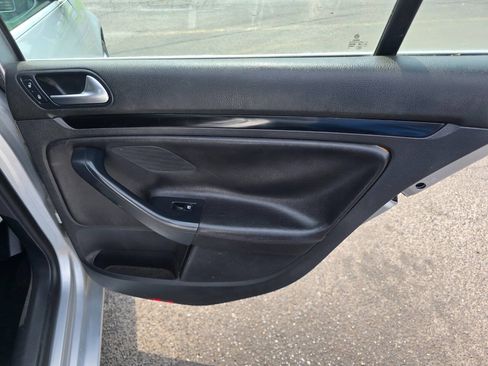 Used 2011 Volkswagen Jetta TDI FWD image 24
