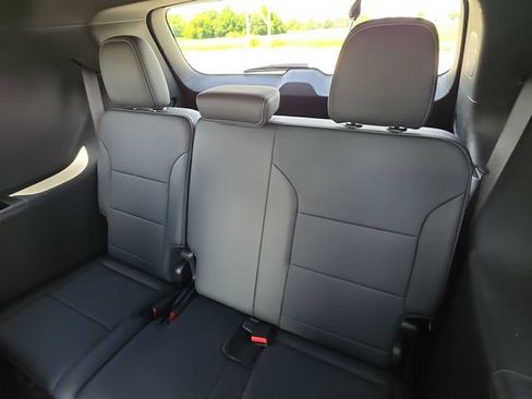 Used 2025 Buick Enclave Preferred FWD image 29