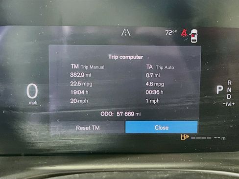 Used 2023 Volvo XC60 B5 Plus AWD/4WD image 12