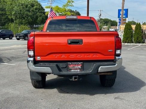 Used 2018 Toyota Tacoma TRD Off-Road AWD/4WD image 6