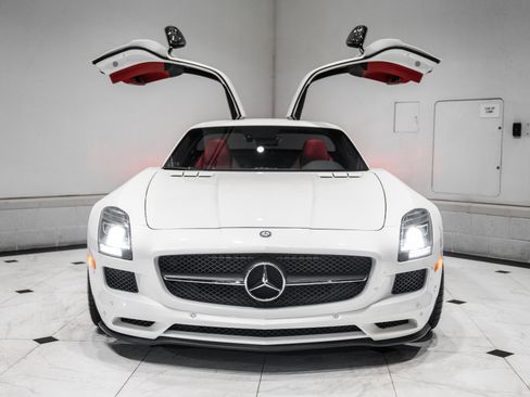 Used 2012 Mercedes-Benz SLS AMG Coupe image 18