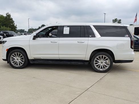 Used 2022 Cadillac Escalade ESV Premium Luxury AWD/4WD image 6