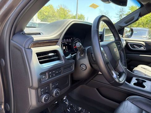 Used 2021 Chevrolet Suburban Premier AWD/4WD image 21