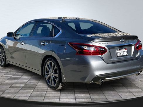 Used 2018 Nissan Altima 2.5 SR w/ SR Special Edition image 2