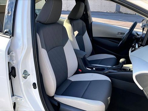 Certified 2025 Toyota Corolla LE image 9