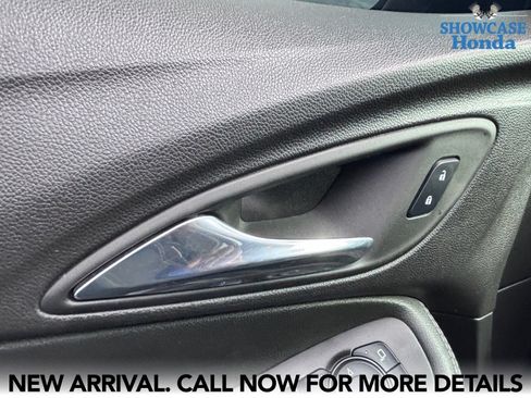 Used 2025 Buick Encore GX Preferred AWD/4WD image 8
