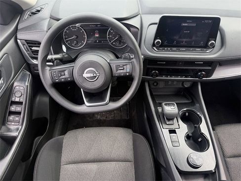 Used 2024 Nissan Rogue SV image 11