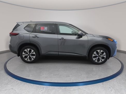 Certified 2023 Nissan Rogue SV FWD image 4
