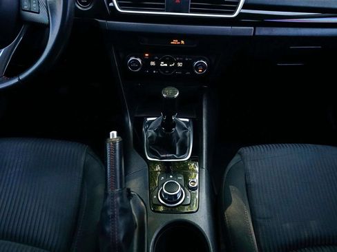 Used 2016 MAZDA MAZDA3 i Touring w/ Popular Equipment Package FWD image 23