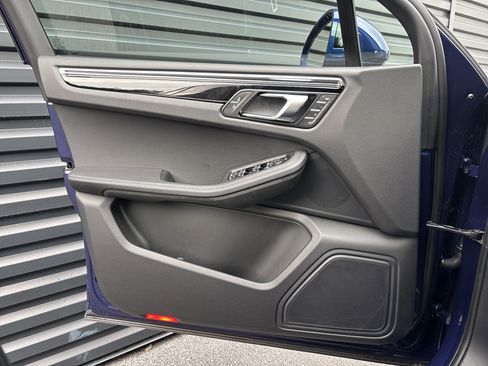 Used 2026 Porsche Macan image 14