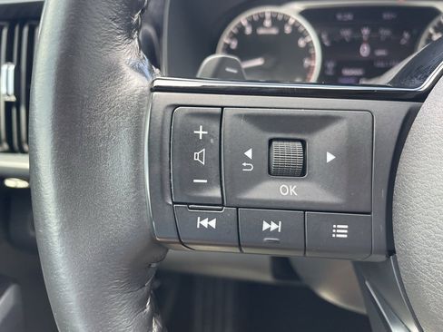 Certified 2023 Nissan Pathfinder SL image 9