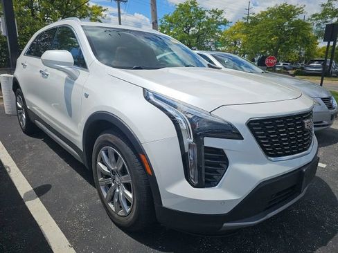Used 2019 Cadillac XT4 Premium Luxury AWD/4WD image 2