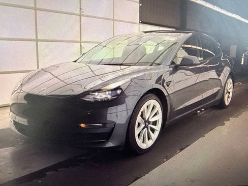 Used 2022 Tesla Model 3 Long Range AWD/4WD image 2