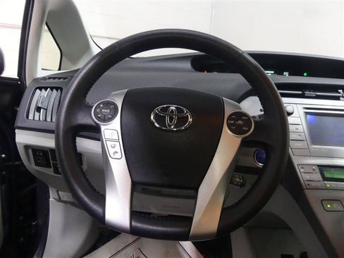 Used 2015 Toyota Prius Four FWD image 29