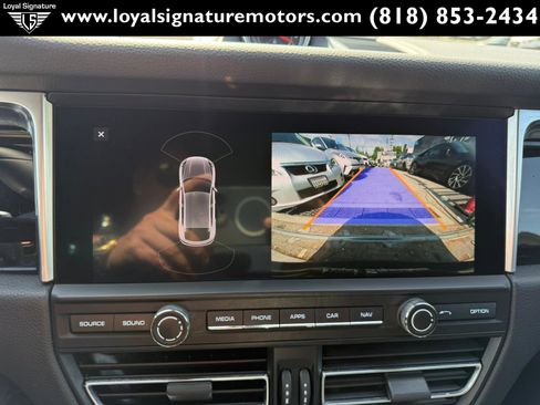 Used 2020 Porsche Macan AWD/4WD image 30
