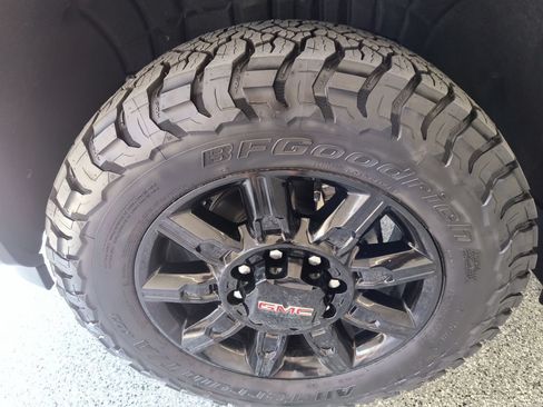 Used 2026 GMC Sierra 2500 AT4 w/ AT4 Premium Plus Package AWD/4WD image 41