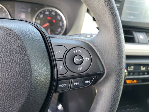 Used 2019 Toyota RAV4 XLE FWD image 21