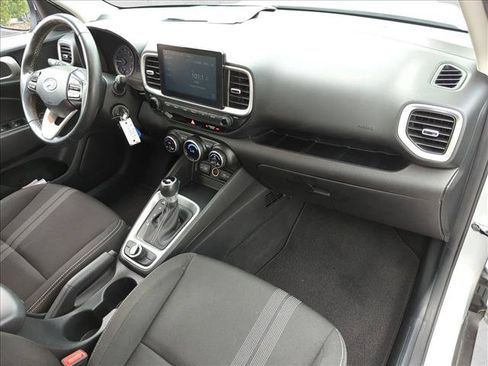 Used 2022 Hyundai Venue SEL FWD image 21