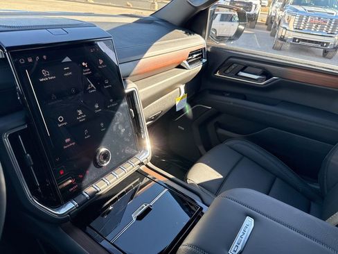 New 2026 GMC Yukon XL Denali image 13