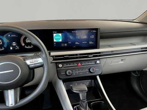 Used 2025 Hyundai Tucson SE FWD image 9