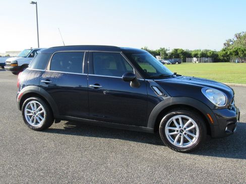 Used 2015 MINI Cooper Countryman S FWD image 2