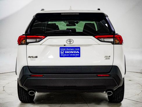 Used 2020 Toyota RAV4 XLE Premium image 7