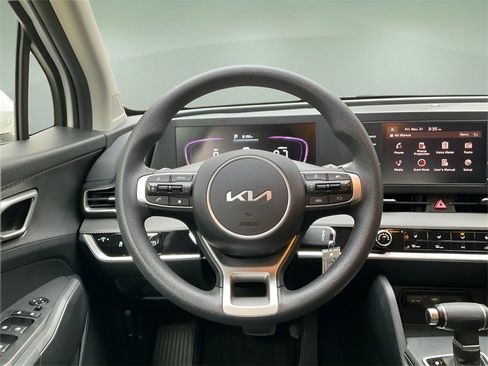 Used 2024 Kia Sportage LX image 18