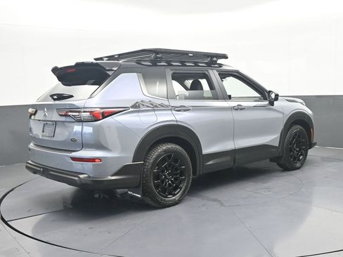 New 2025 Mitsubishi Outlander image 6