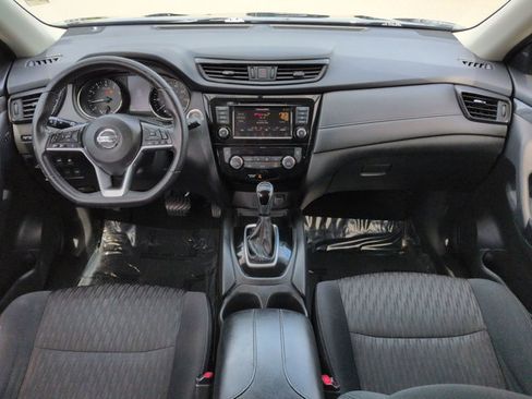 Used 2018 Nissan Rogue SV w/ Premium Package image 15