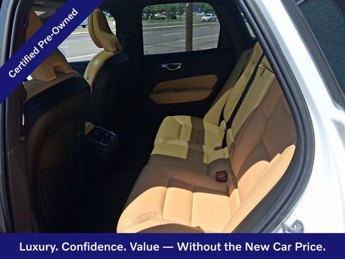 Certified 2023 Volvo XC60 B5 Ultimate w/ Climate Package AWD/4WD image 11
