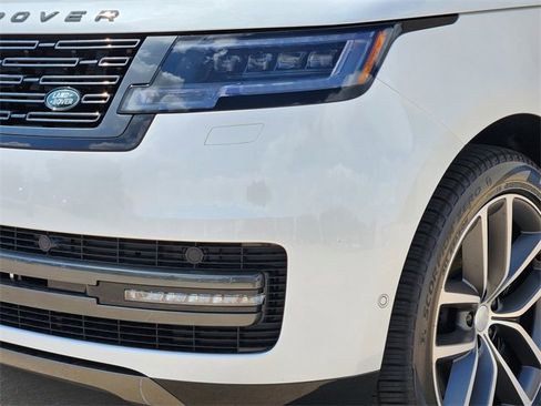 New 2025 Land Rover Range Rover SE image 5