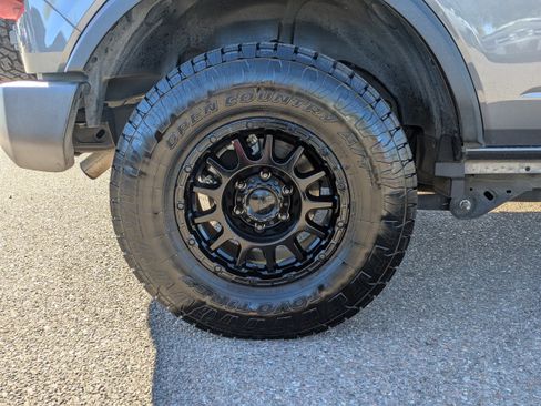 Used 2021 Ford Bronco Base image 9