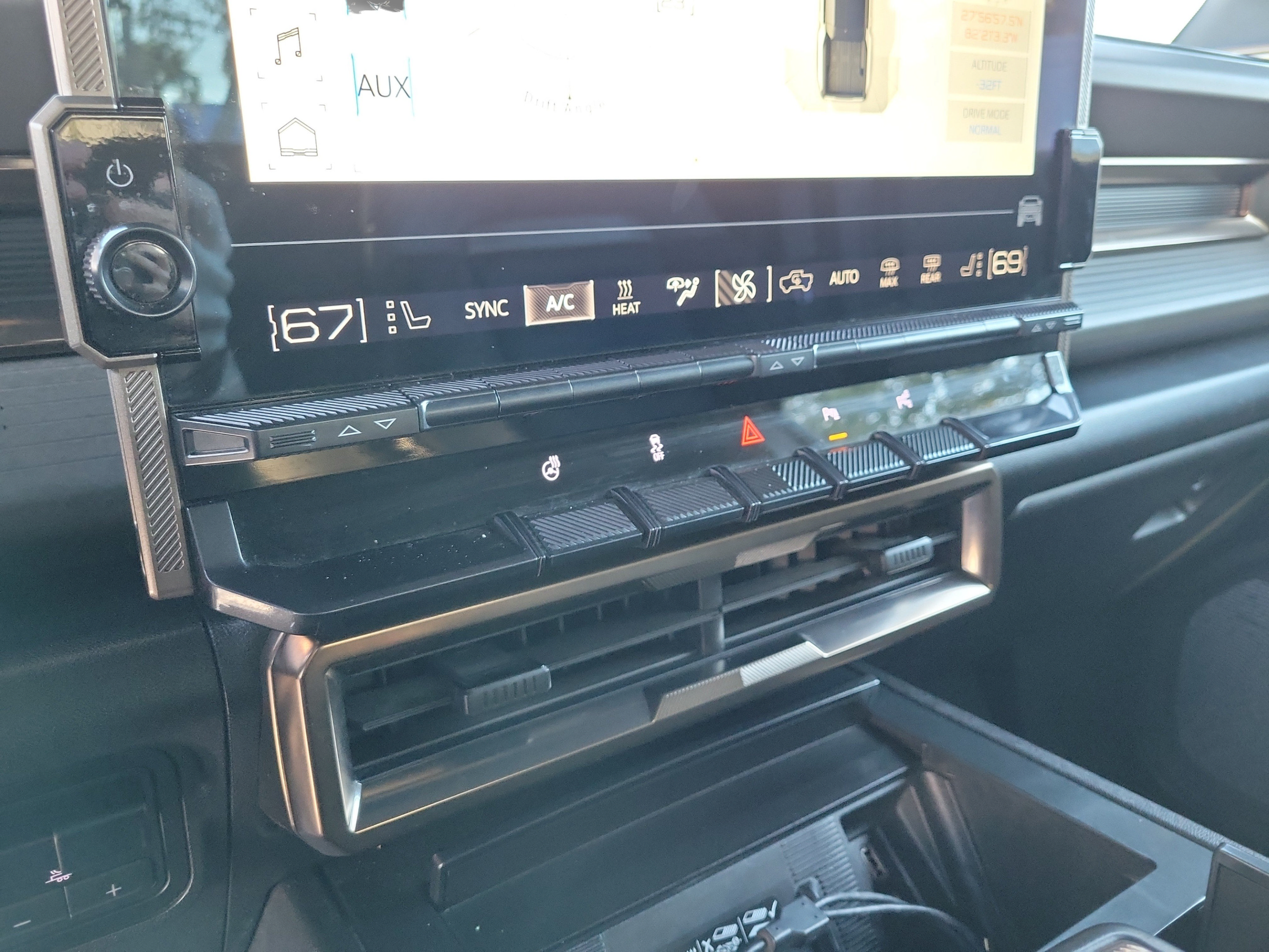 Used 2025 GMC Hummer EV 2X AWD/4WD image 18